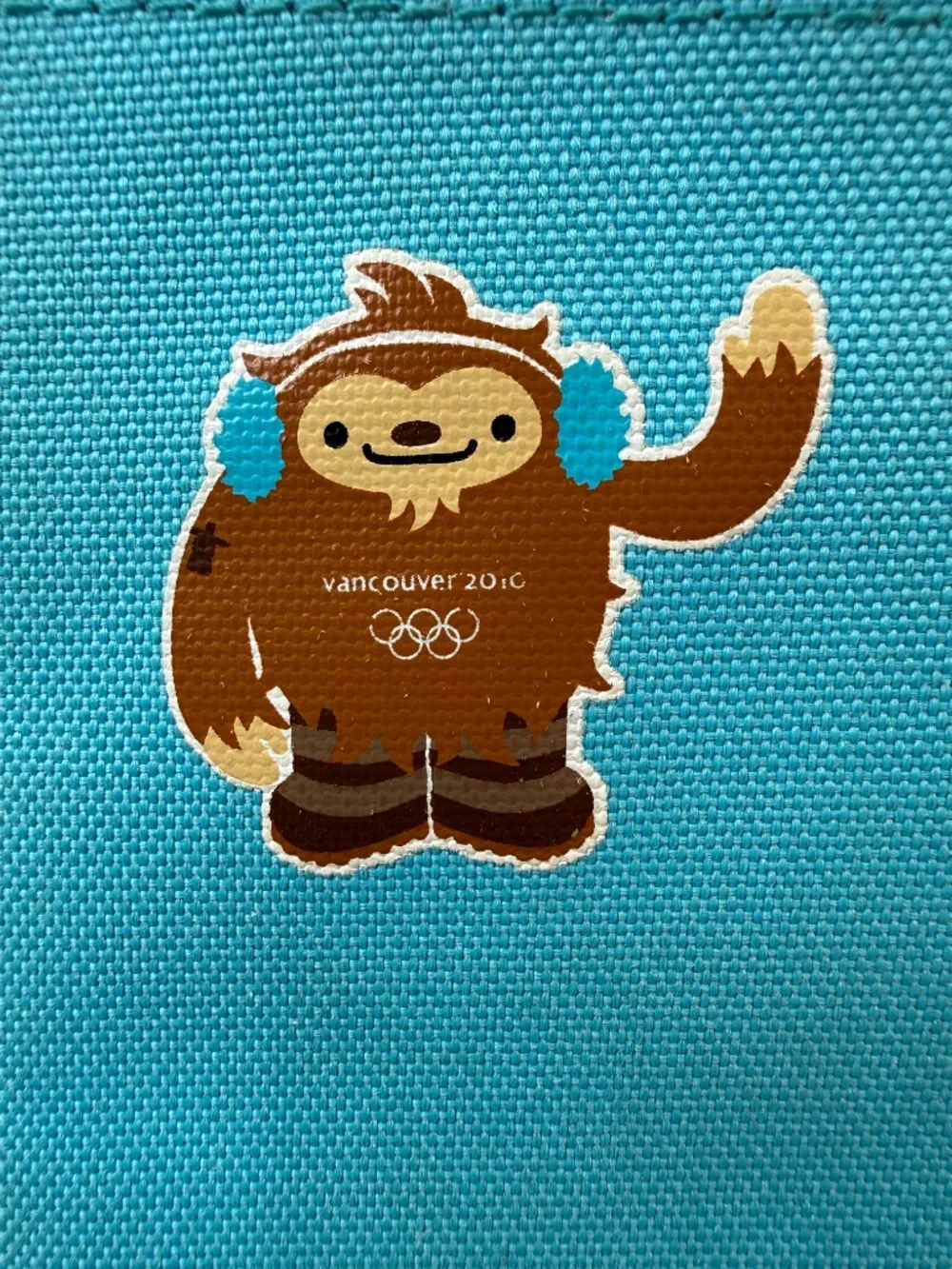 Vancouver 2010 Winter Olympics Mascot QUATCHI Shoulder Strap Bag Great Condition